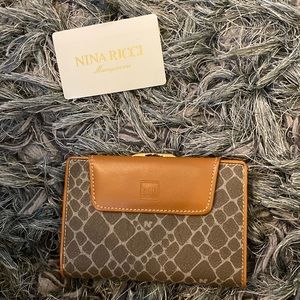 Nina Ricci Bifold wallet